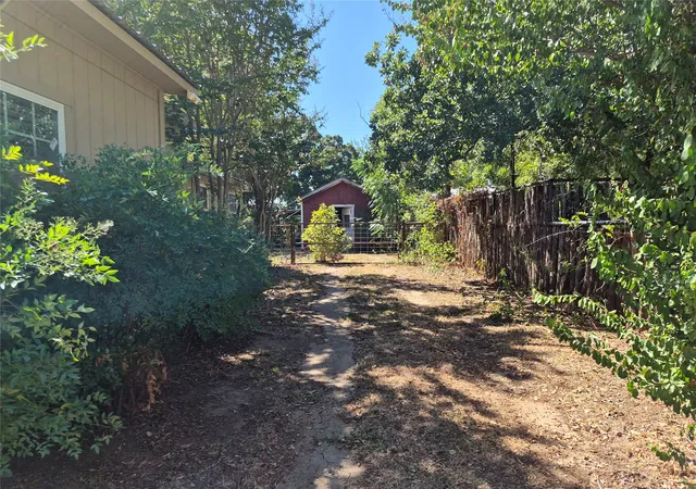 Photo 3 of Single family home for sale at 408 E Housley St, Strawn, TX 76475 | MLS# 21392415 | Listing updated on 2026-09-23