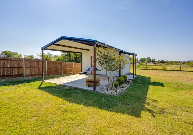 Photo 3 of Single family home for sale at 103 Tall Pine Dr, Godley, TX 76044 | MLS# 21391362 | Listing updated on 2026-10-07