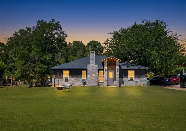 Photo 3 of Single family home for sale at 4506 Garden View Dr, Granbury, TX 76049 | MLS# 21374349 | Listing updated on 2026-09-23
