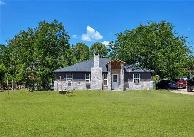 Photo 4 of Single family home for sale at 4506 Garden View Dr, Granbury, TX 76049 | MLS# 21374349 | Listing updated on 2026-09-23