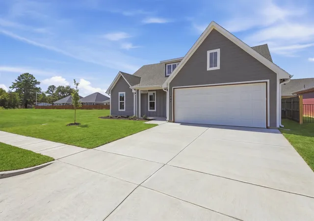Photo 3 of Single family home for sale at 808 Lavender Ct, Tolar, TX 76476 | MLS# 21392420 | Listing updated on 2026-09-23