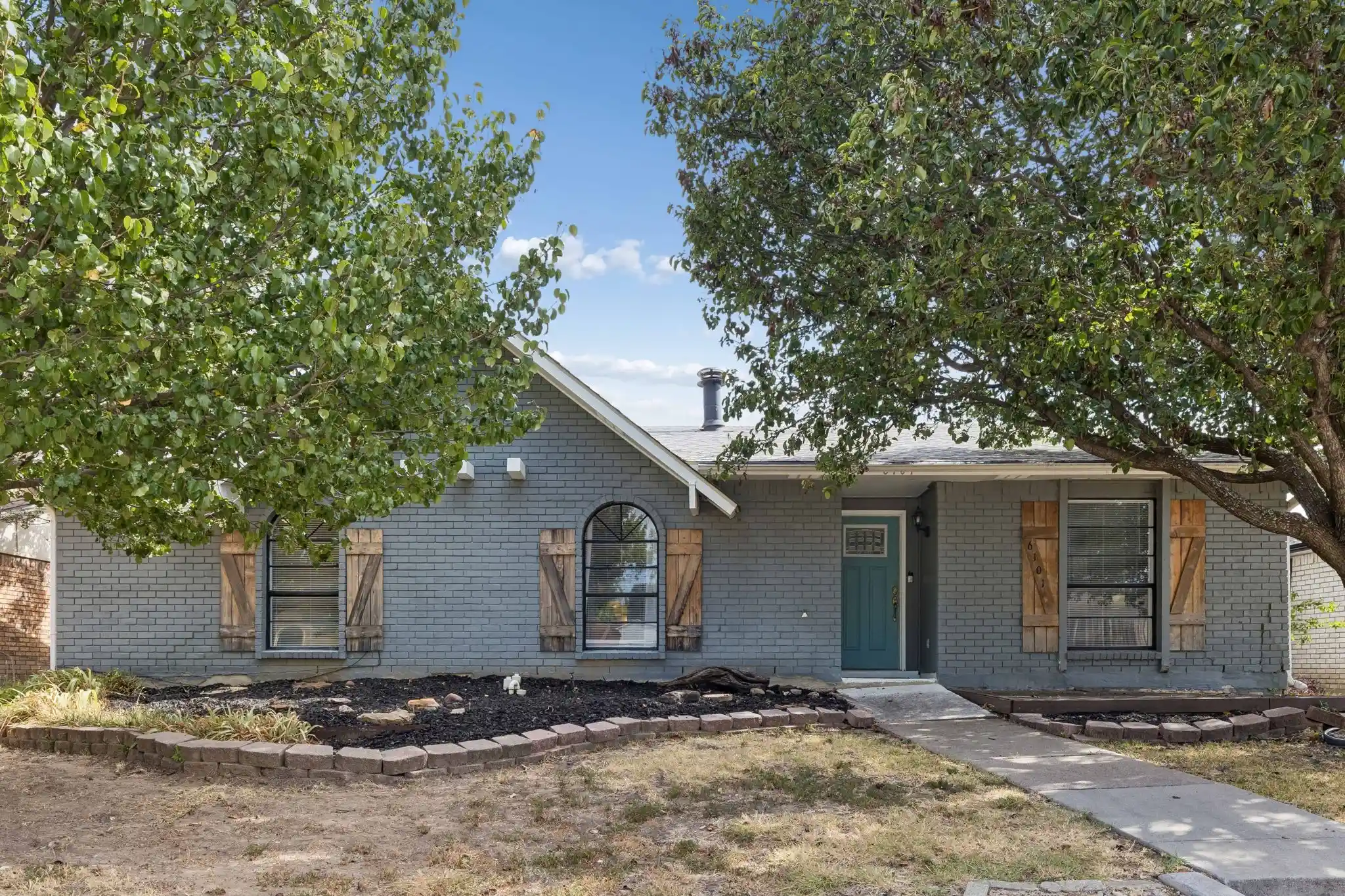Photo 1 of Single family home for sale at 6101 Magnolia Ln, Rowlett, TX 75089 | MLS# 21392209 | Listing updated on 2026-10-28