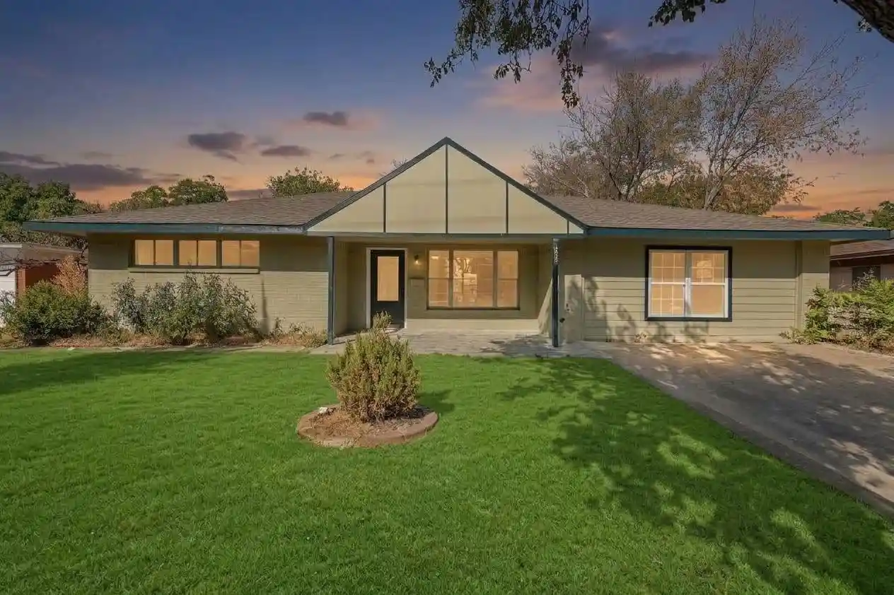 Photo 1 of Sale Pending at 909 15th Street, Grand Prairie, TX 75050 | MLS# 21392856 | Listing updated on 2026-10-19