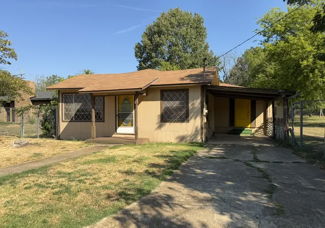 Photo 1 of Single family home for sale at 1410 W 9th Street, Mount Pleasant, TX 75455 | MLS# 21393497 | Listing updated on 2026-09-22