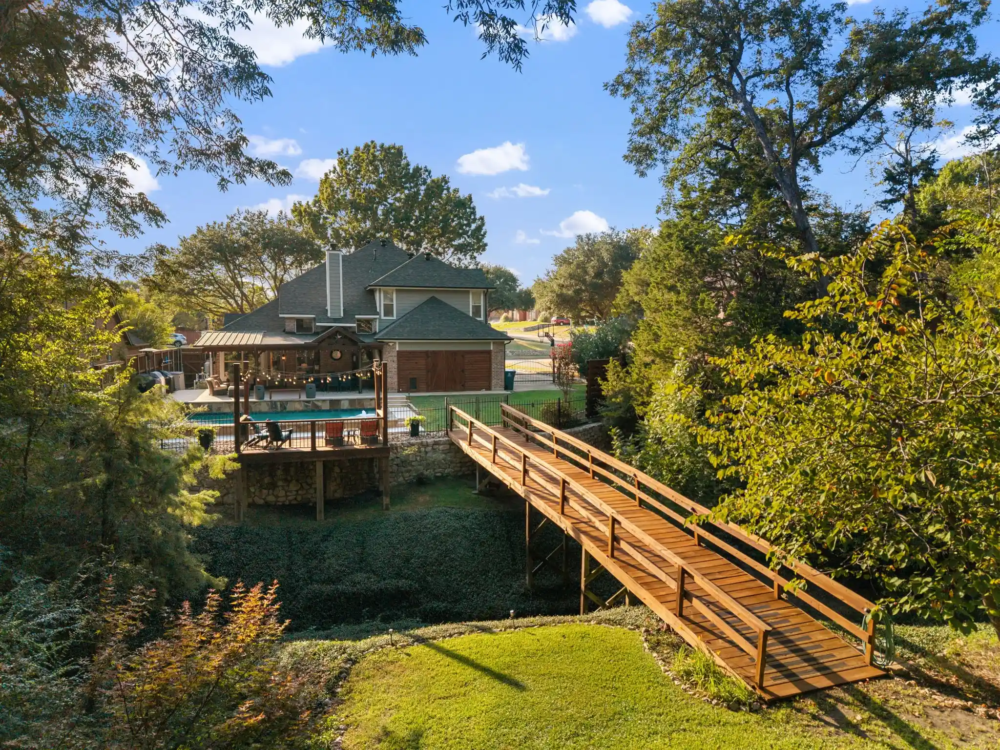 Photo 1 of Single family home for sale at 3202 Harbor Pointe Dr, Rowlett, TX 75088 | MLS# 21390927 | Listing updated on 2026-10-25