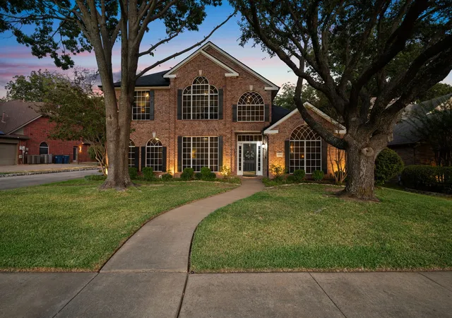 Photo 2 of Single family home for sale at 3202 Harbor Pointe Dr, Rowlett, TX 75088 | MLS# 21390927 | Listing updated on 2026-10-08