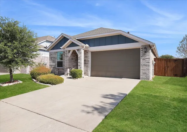 Photo 2 of Single family home for sale at 1103 Foxtail Dr, Anna, TX 75409 | MLS# 21392154 | Listing updated on 2026-09-26