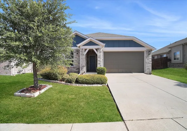 Photo 3 of Single family home for sale at 1103 Foxtail Dr, Anna, TX 75409 | MLS# 21392154 | Listing updated on 2026-09-26