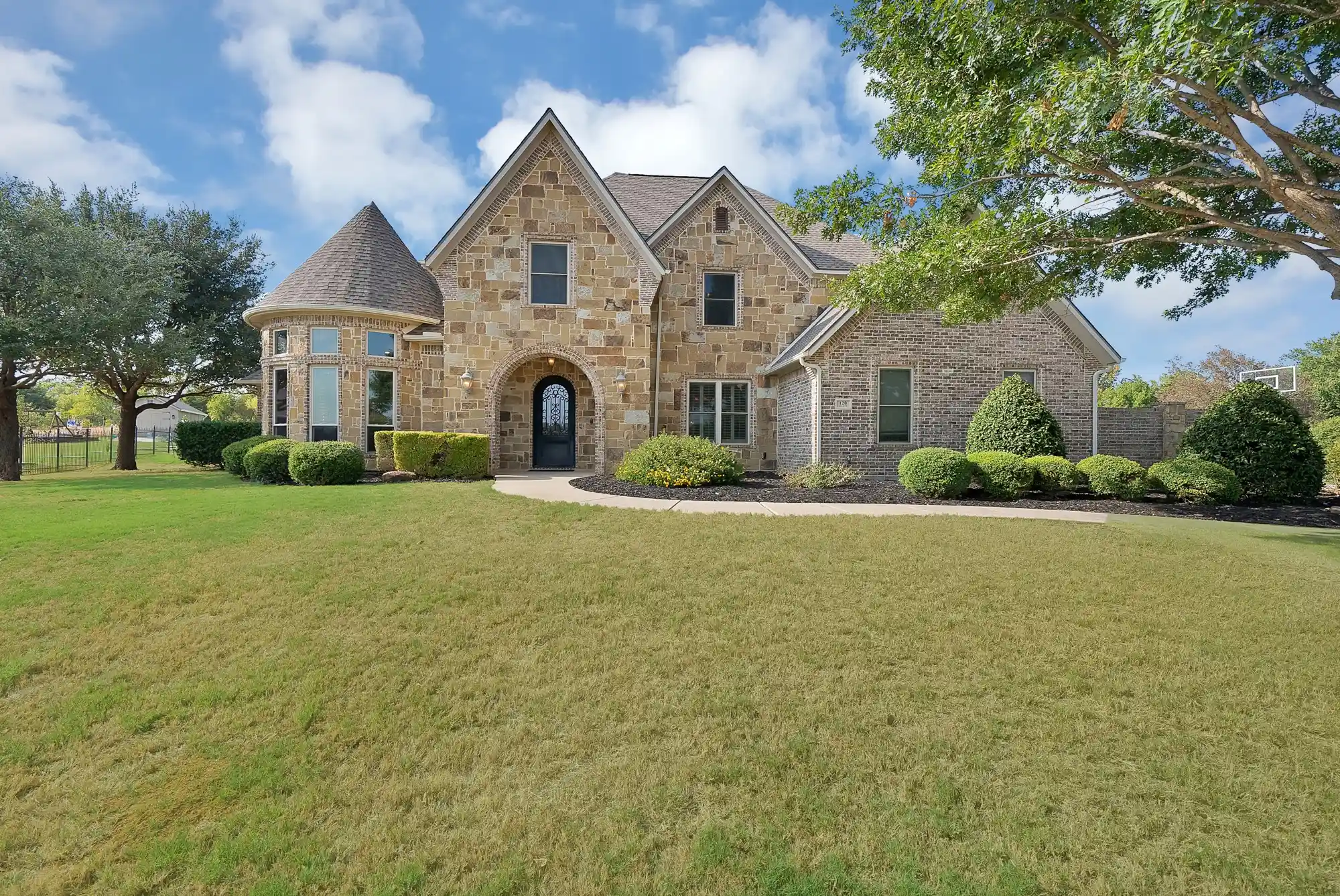 Single family home for sale at 120 Kyle Ct, Double Oak, TX 75077 | MLS# 21387734