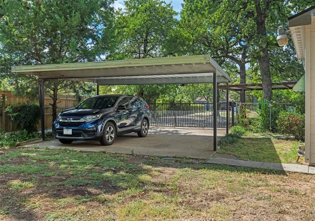 Photo 3 of Single family home for sale at 5325 Trentman St, Fort Worth, TX 76119 | MLS# 21393512 | Listing updated on 2026-10-02