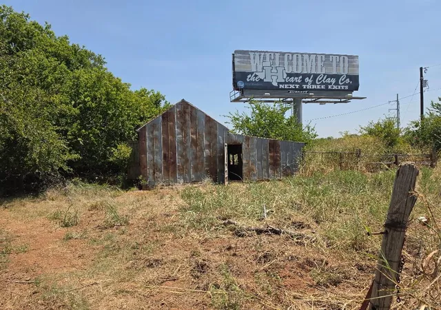 Photo 3 of Single family home for sale at 3482 N Highway 287, Henrietta, TX 76365 | MLS# 21393529 | Listing updated on 2026-09-23