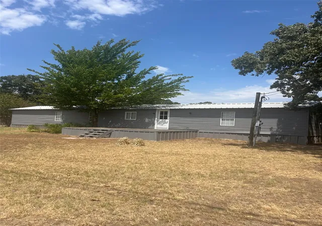 Photo 2 of Manufactured home for sale at 1901 Elm Dr, Kemp, TX 75143 | MLS# 21393533 | Listing updated on 2026-09-23