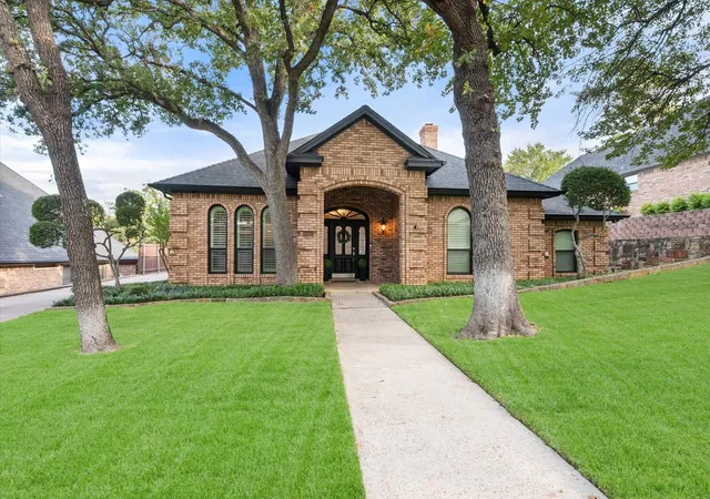Photo 1 of Single family home for sale at 4909 Rockford Ct, Arlington, TX 76017 | MLS# 21383684 | Listing updated on 2026-10-06