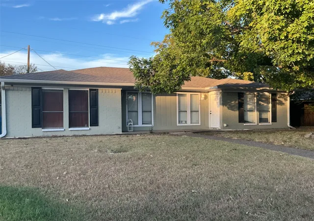 Photo 1 of Multi family home for sale at 300 302 Northwood Blvd, Corsicana, TX 75110 | MLS# 21385456 | Listing updated on 2026-09-23