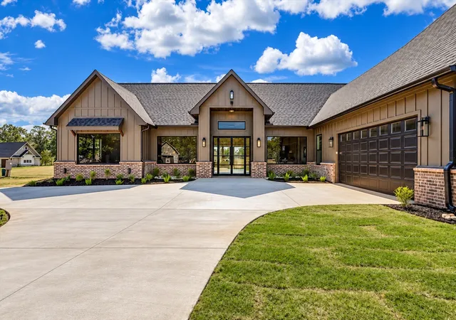 Single family home for sale at 272 Private Rd 2713, Mount Pleasant, TX 75455 | MLS# 21393525