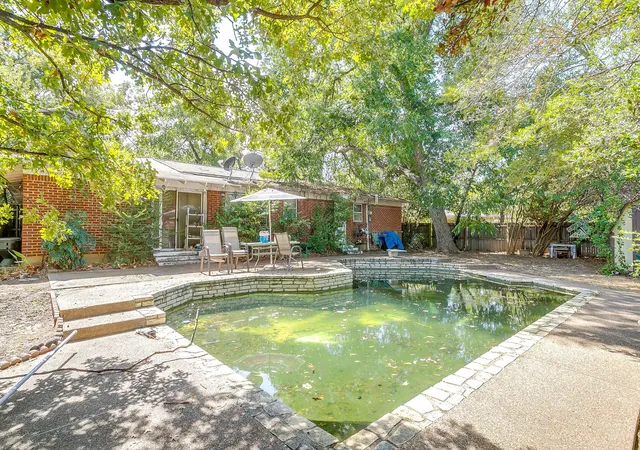 Photo 1 of Single family home for sale at 7205 Robinhood Ln, Fort Worth, TX 76112 | MLS# 21348878 | Listing updated on 2026-10-07