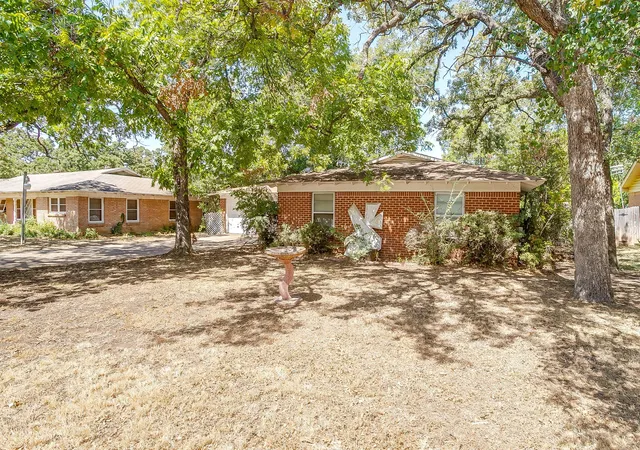 Photo 3 of Single family home for sale at 7205 Robinhood Ln, Fort Worth, TX 76112 | MLS# 21348878 | Listing updated on 2026-10-07