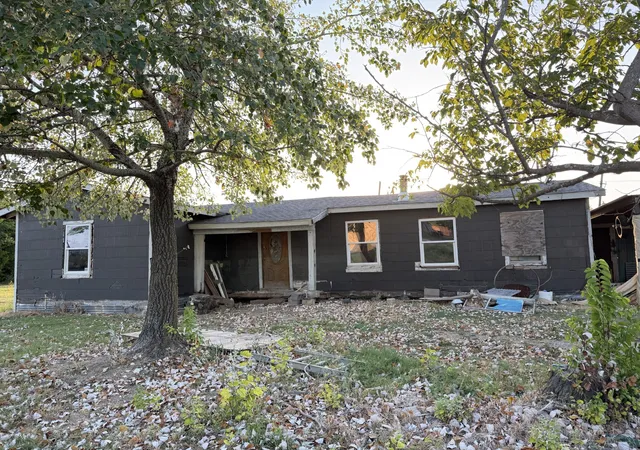 Photo 1 of Single family home for sale at 803 N Us Hwy 69, Celeste, TX 75423 | MLS# 21393576 | Listing updated on 2026-09-30