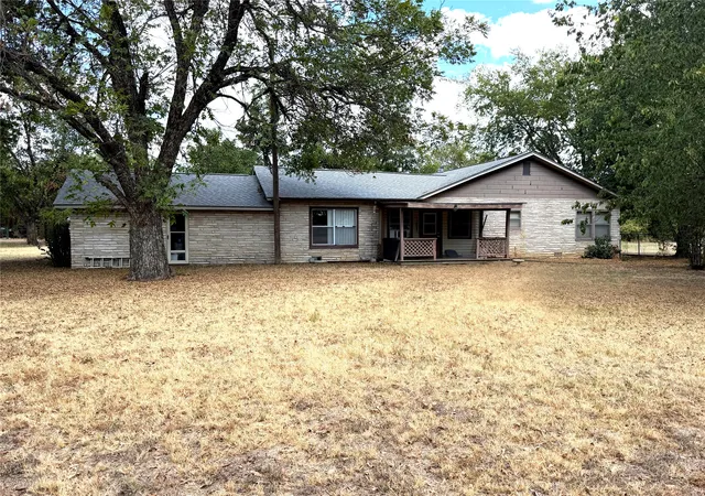 Photo 2 of Single family home for sale at 316 S Erath St, Iredell, TX 76649 | MLS# 21391001 | Listing updated on 2026-09-23