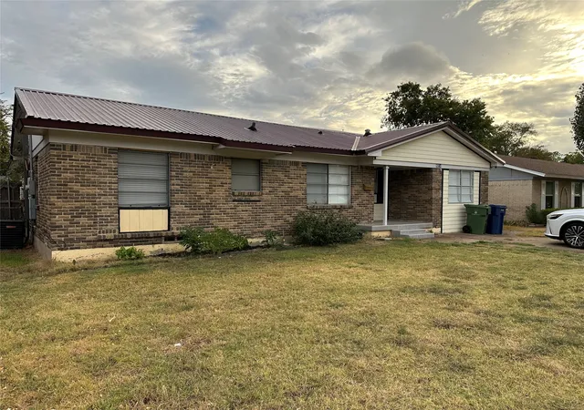 Photo 1 of Single family home for sale at 4014 W Walnut St, Garland, TX 75042 | MLS# 21393629 | Listing updated on 2026-10-05