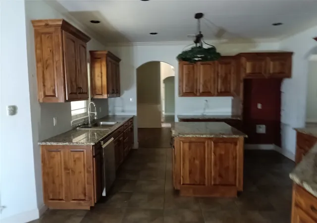 Photo 3 of Single family home for sale at 401 Pine Ln, Tolar, TX 76476 | MLS# 21393616 | Listing updated on 2026-09-23