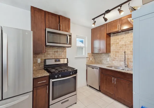 Photo 2 of Single family home for sale at 7208 Van Natta Ln, Fort Worth, TX 76112 | MLS# 21393324 | Listing updated on 2026-09-29