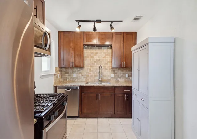 Photo 3 of Single family home for sale at 7208 Van Natta Ln, Fort Worth, TX 76112 | MLS# 21393324 | Listing updated on 2026-09-29