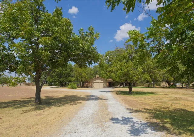 Photo 2 of Single family home for sale at 697 N Fm 373, Muenster, TX 76252 | MLS# 21390437 | Listing updated on 2026-09-25
