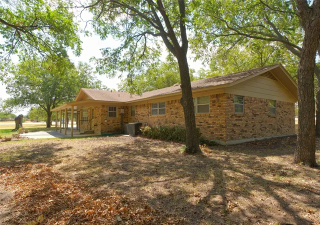 Photo 32 of Single family home for sale at 697 N Fm 373, Muenster, TX 76252 | MLS# 21390437 | Listing updated on 2026-09-25