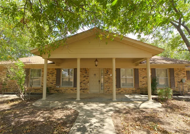 Photo 3 of Single family home for sale at 697 N Fm 373, Muenster, TX 76252 | MLS# 21390437 | Listing updated on 2026-09-25