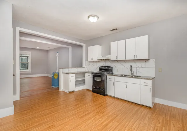 Photo 3 of Single family home for sale at 2602 Lenway St, Dallas, TX 75215 | MLS# 21393650 | Listing updated on 2026-09-23