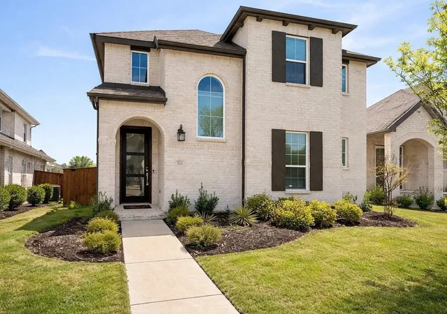 Photo 2 of Single family home for sale at 8224 Legacy Trl, Mc Kinney, TX 75071 | MLS# 21392717 | Listing updated on 2026-10-08