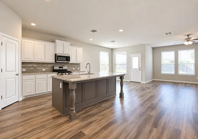 Photo 3 of Single family home for sale at 2401 Mockingbird Ct, Justin, TX 76247 | MLS# 21393727 | Listing updated on 2026-10-10