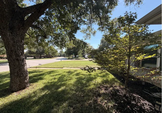 Photo 2 of Single family home for sale at 721 Hurstview Dr, Hurst, TX 76053 | MLS# 21391167 | Listing updated on 2026-10-09