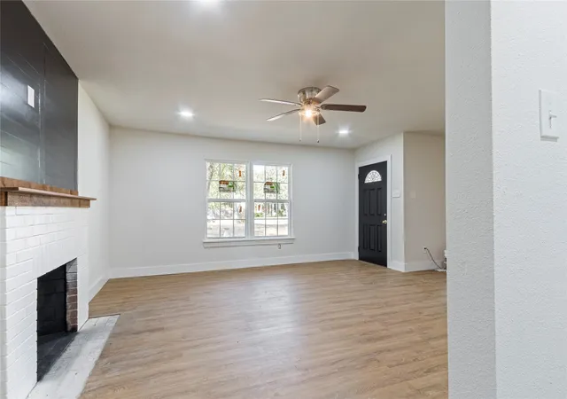 Photo 3 of Single family home for sale at 2029 Lynnhaven Rd, Fort Worth, TX 76103 | MLS# 21352489 | Listing updated on 2026-09-24