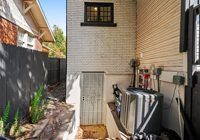Photo 31 of Single family home for sale at 2532 6th Avenue, Fort Worth, TX 76110 | MLS# 21386193 | Listing updated on 2026-09-24