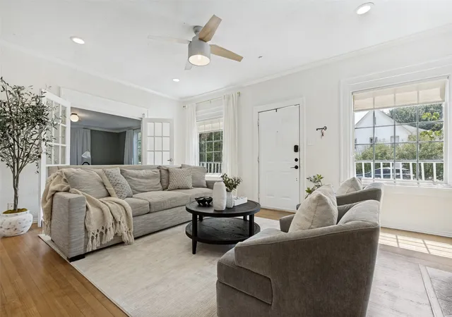 Photo 2 of Single family home for sale at 6047 Vickery Blvd, Dallas, TX 75206 | MLS# 21393747 | Listing updated on 2026-10-10