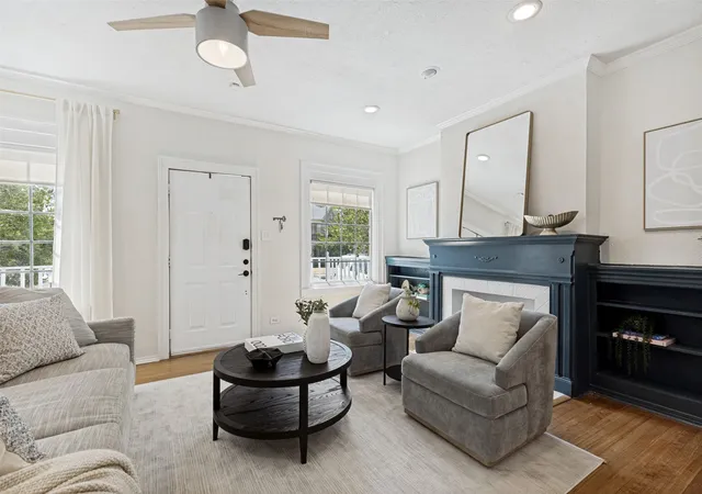 Photo 3 of Single family home for sale at 6047 Vickery Blvd, Dallas, TX 75206 | MLS# 21393747 | Listing updated on 2026-10-10