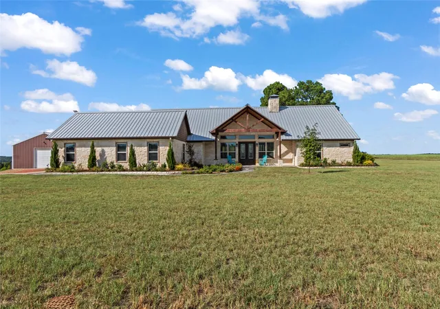 Photo 2 of Single family home for sale at 4830 Bridle View Ct, Athens, TX 75752 | MLS# 21392336 | Listing updated on 2026-09-25
