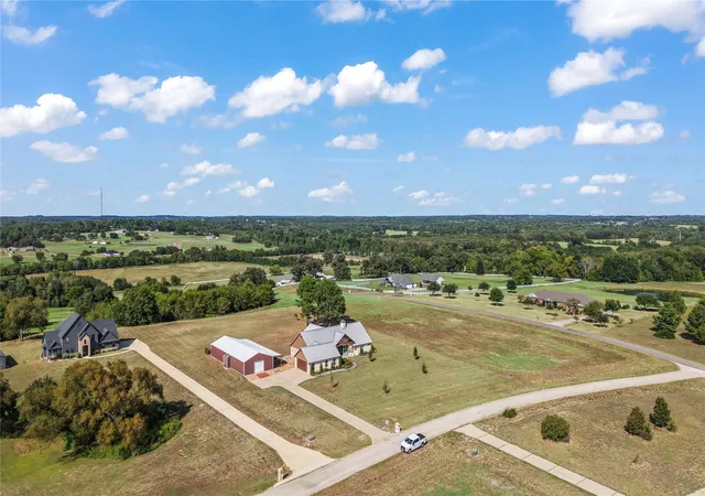 Photo 3 of Single family home for sale at 4830 Bridle View Ct, Athens, TX 75752 | MLS# 21392336 | Listing updated on 2026-09-25