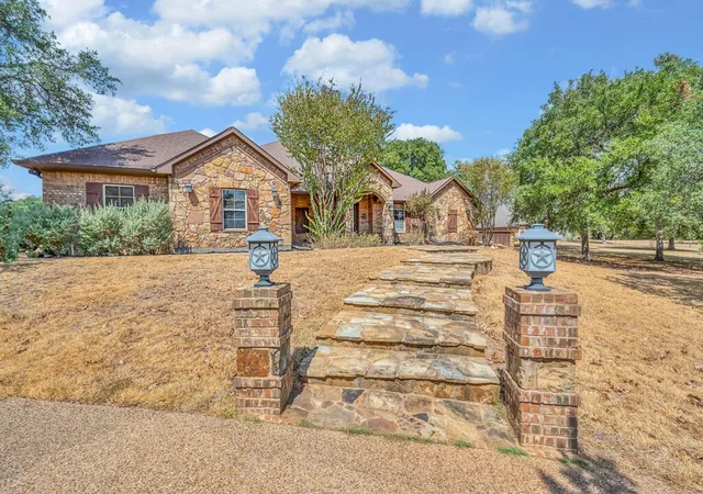 Photo 2 of Single family home for sale at 1865 Austin Hines Dr, China Spring, TX 76633 | MLS# 21392541 | Listing updated on 2026-10-09