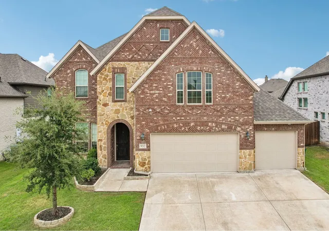 Photo 1 of Single family home for sale at 932 Manuel Dr, Fate, TX 75087 | MLS# 21393779 | Listing updated on 2026-09-26