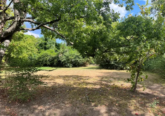 Land for sale at 1024 NE 3rd Street, Paris, TX 75460 | MLS# 21392021