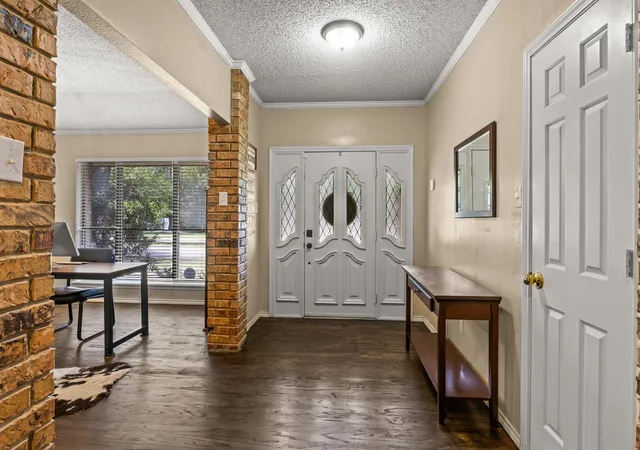 Photo 3 of Single family home for sale at 1801 Fairway, Mount Pleasant, TX 75455 | MLS# 21391890 | Listing updated on 2026-09-24