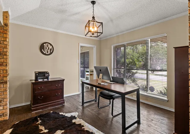 Photo 4 of Single family home for sale at 1801 Fairway, Mount Pleasant, TX 75455 | MLS# 21391890 | Listing updated on 2026-09-24