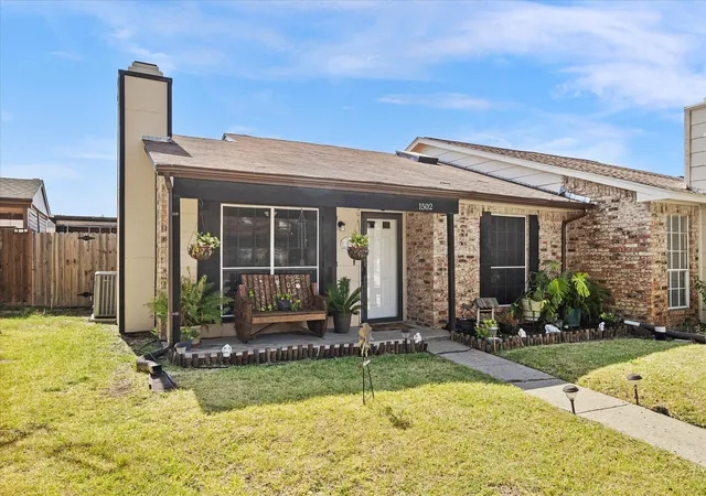 Photo 1 of Single family home for sale at 1502 Butterfield Dr, Mesquite, TX 75150 | MLS# 21391998 | Listing updated on 2026-09-27