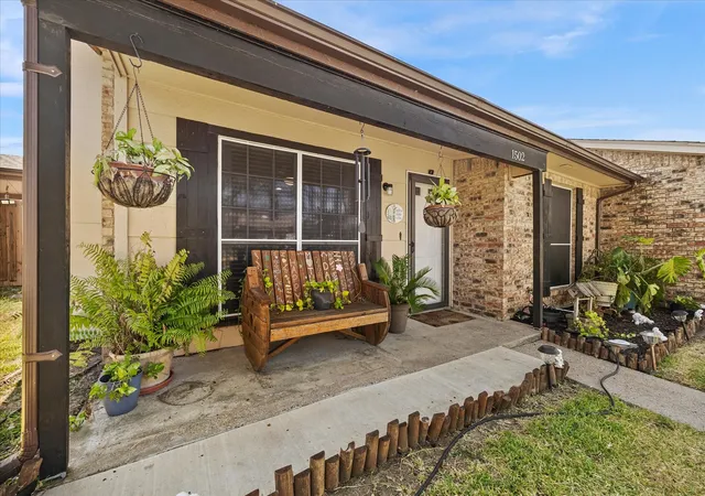 Photo 3 of Single family home for sale at 1502 Butterfield Dr, Mesquite, TX 75150 | MLS# 21391998 | Listing updated on 2026-09-27