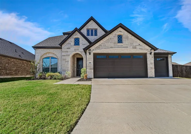 Photo 3 of Single family home for sale at 216 Cow Hand Dr, Waxahachie, TX 75165 | MLS# 21386706 | Listing updated on 2026-10-08