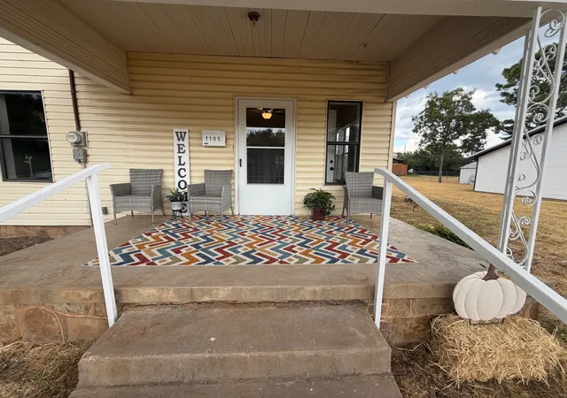 Photo 2 of Single family home for sale at 1105 W Main St, Eastland, TX 76448 | MLS# 21393114 | Listing updated on 2026-10-06