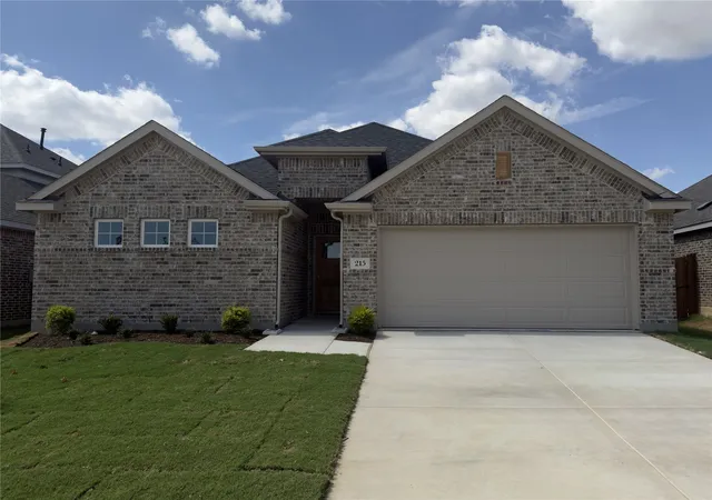 Photo 1 of Single family home for sale at 215 Patton Ln, Venus, TX 76084 | MLS# 21380864 | Listing updated on 2026-09-29